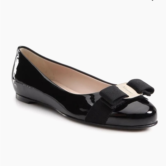 EUC FERRAGAMO Varina Patent Leather Ballet Flats - Size 7 - Picture 1 of 12